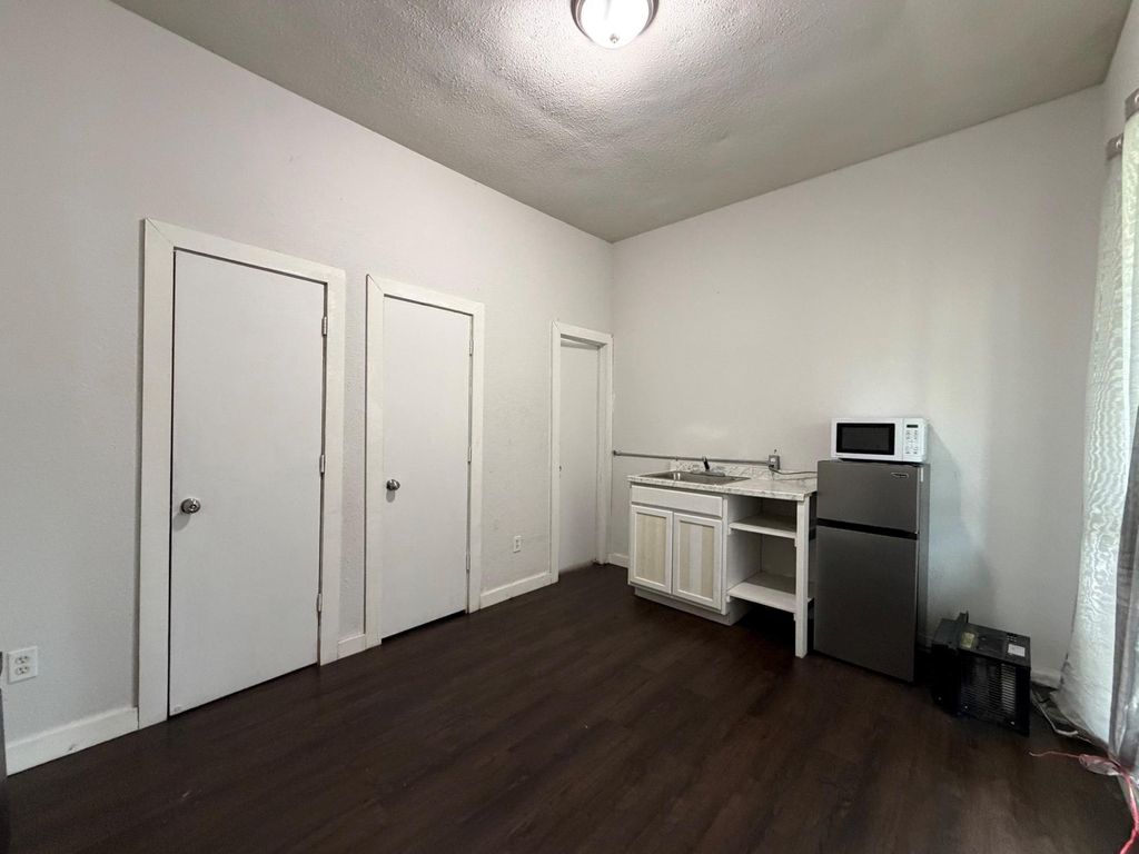 1211 W Park Ave - Photo 5