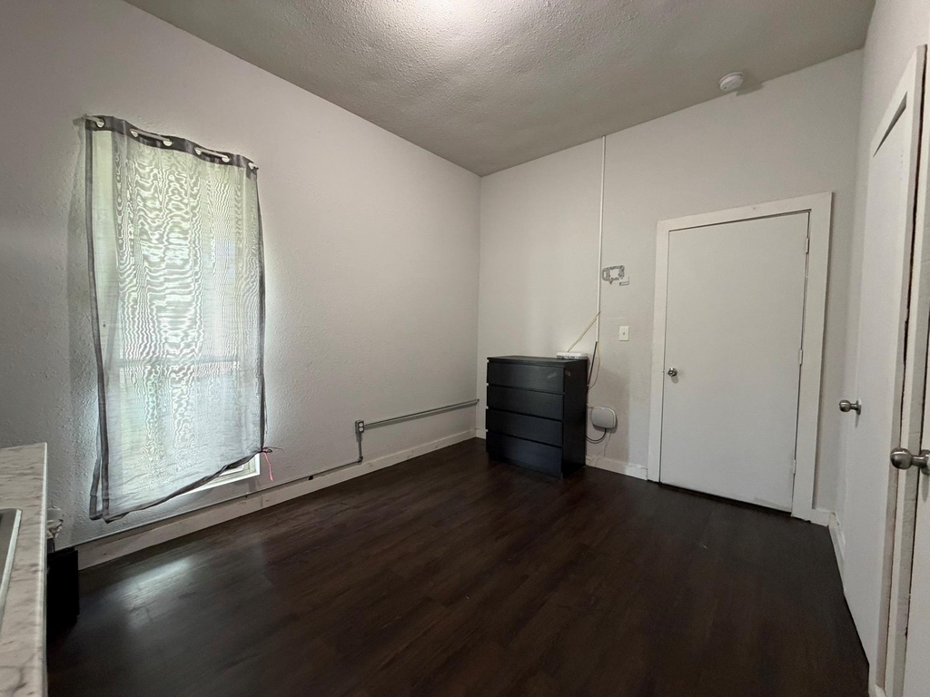 1211 W Park Ave - Photo 4