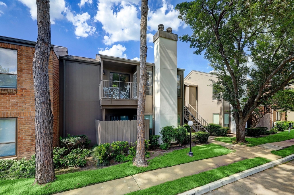 1201 Bering Drive - Photo 0