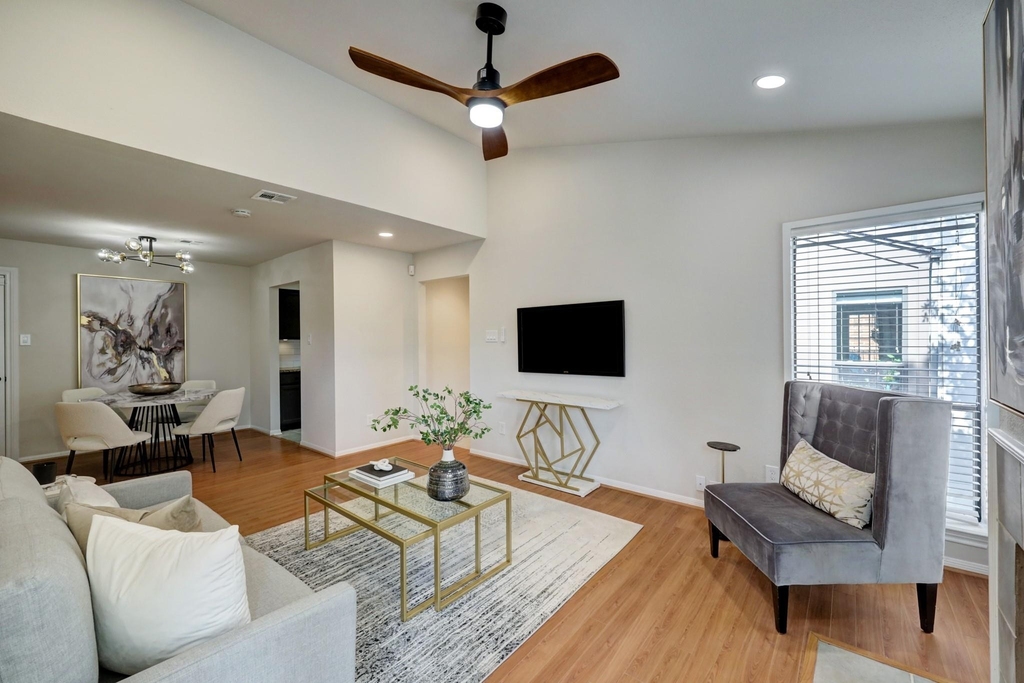 1201 Bering Drive - Photo 2