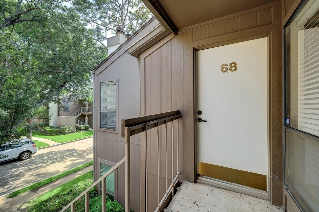 1201 Bering Drive - Photo 1