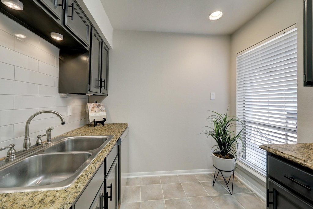 1201 Bering Drive - Photo 8