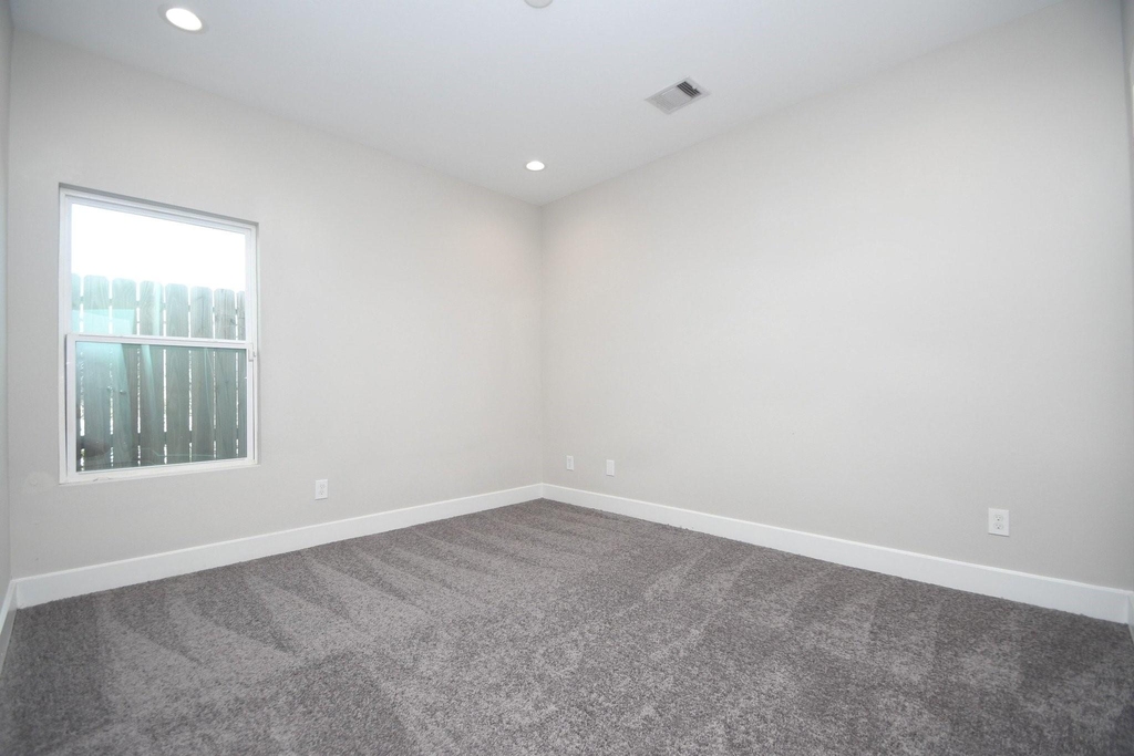 5904 Gardendale Drive - Photo 22