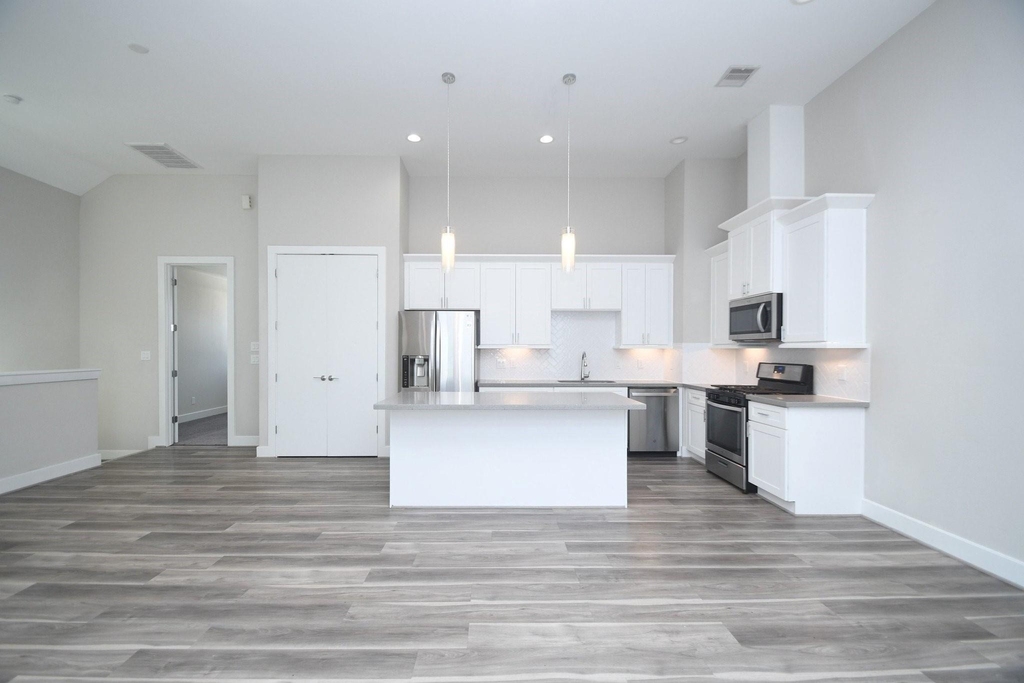 5904 Gardendale Drive - Photo 12