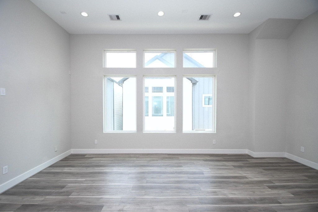 5904 Gardendale Drive - Photo 16