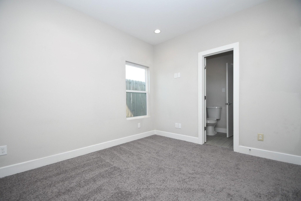 5904 Gardendale Drive - Photo 20