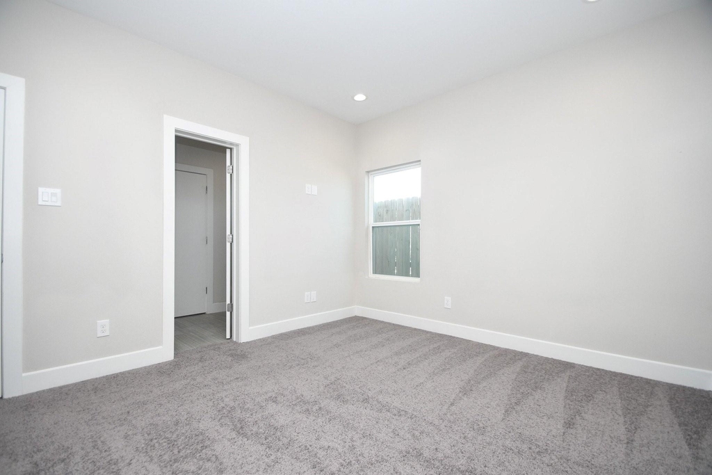 5904 Gardendale Drive - Photo 24