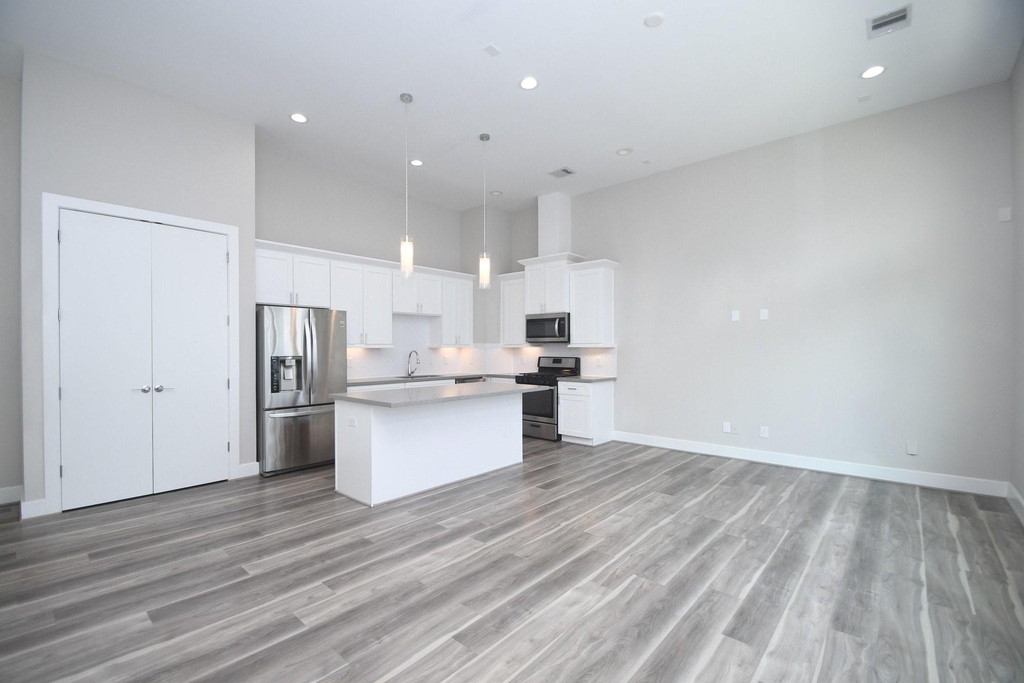 5904 Gardendale Drive - Photo 10