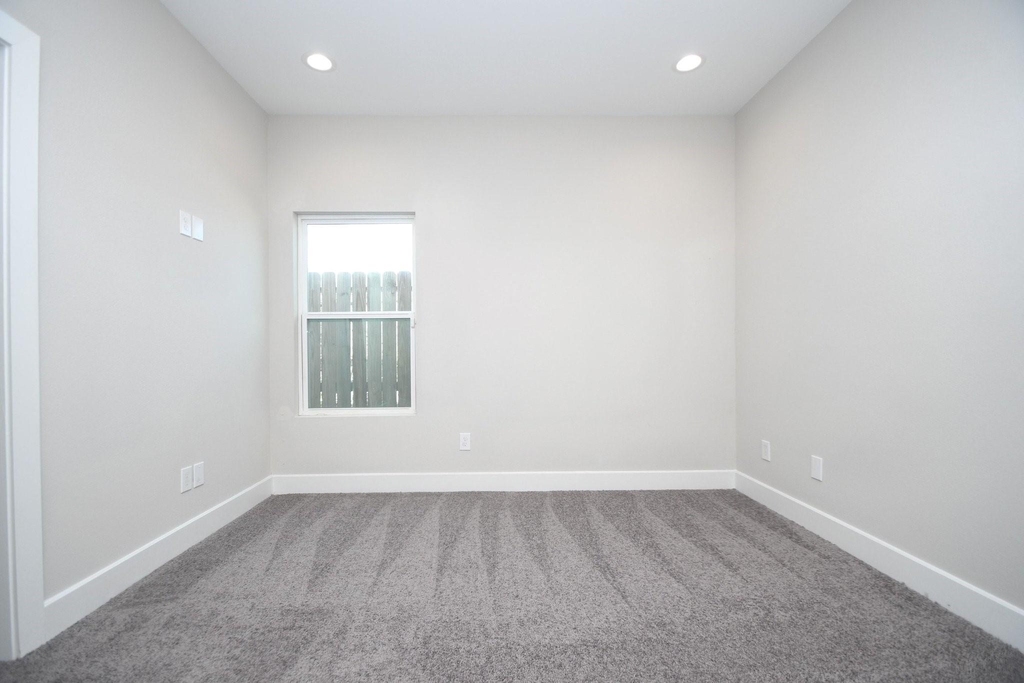 5904 Gardendale Drive - Photo 23
