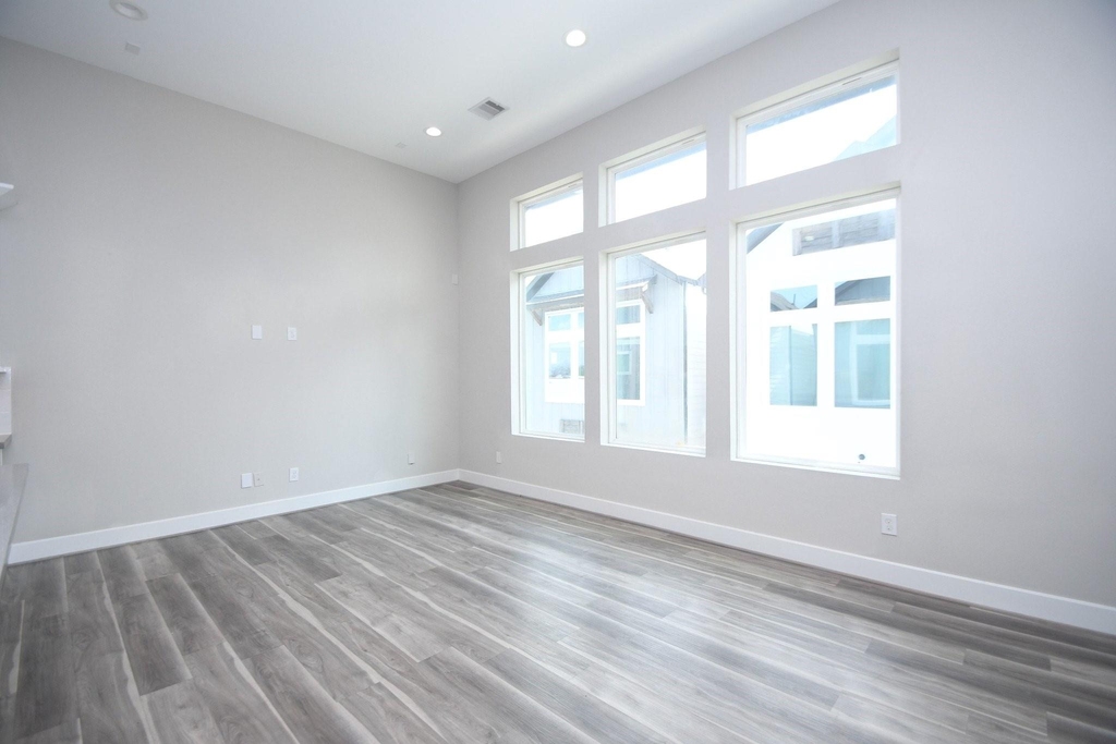 5904 Gardendale Drive - Photo 15