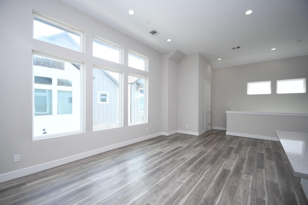 5904 Gardendale Drive - Photo 17