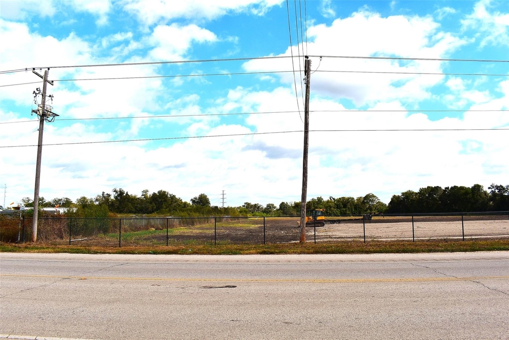 8911 Fm 524 Road - Photo 9