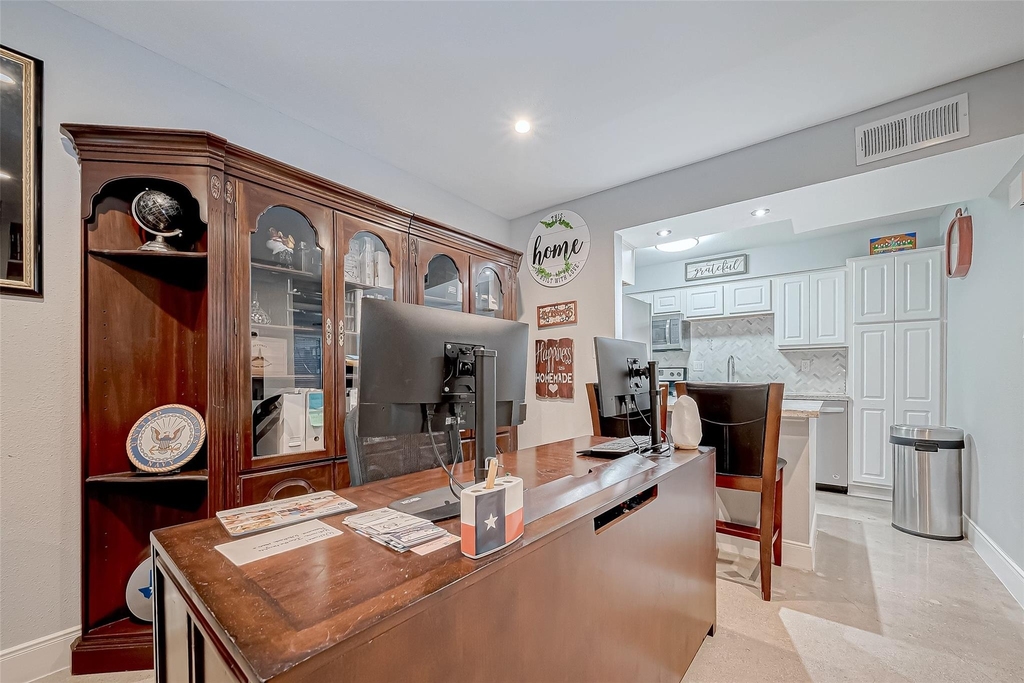 1860 White Oak Drive - Photo 13
