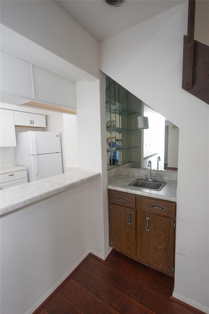 8100 Cambridge Street - Photo 8
