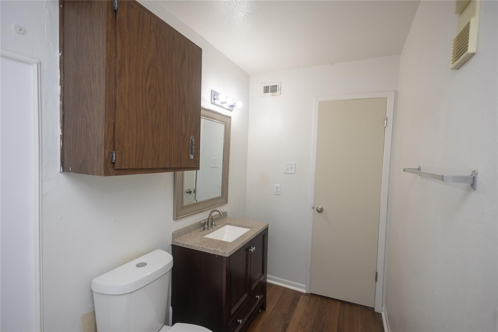 8100 Cambridge Street - Photo 20