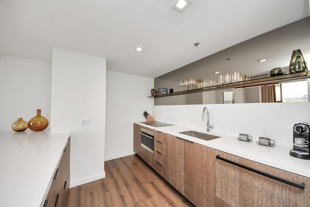 1300 Lamar Street - Photo 17