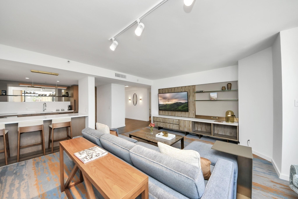1300 Lamar Street - Photo 6