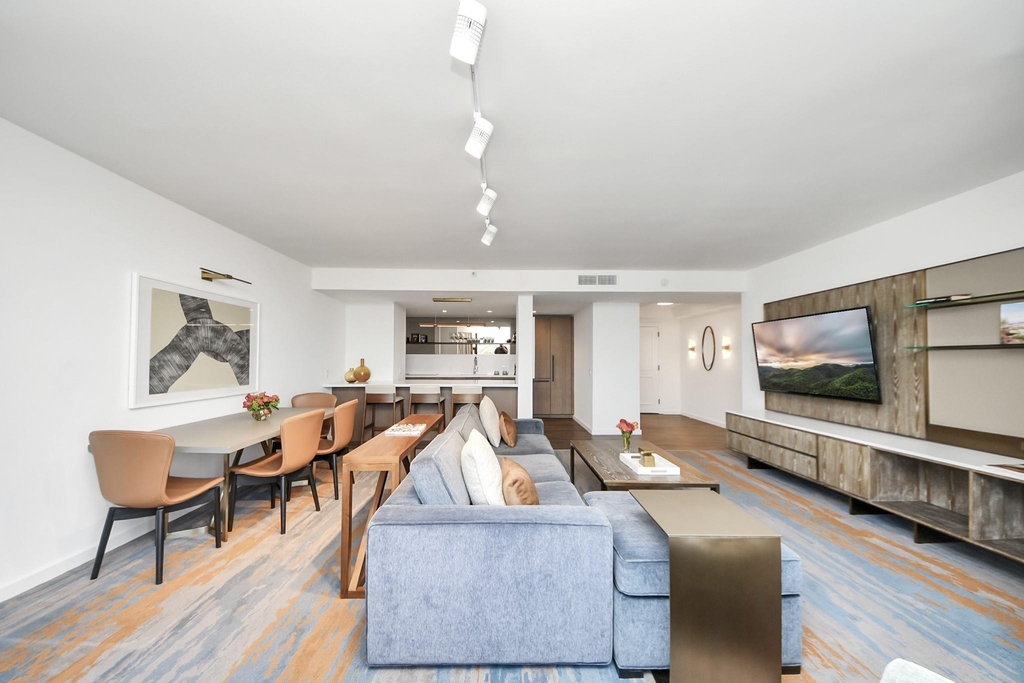 1300 Lamar Street - Photo 0