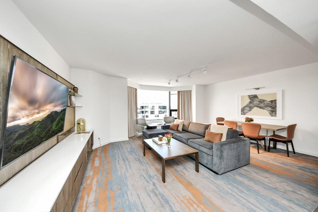 1300 Lamar Street - Photo 2