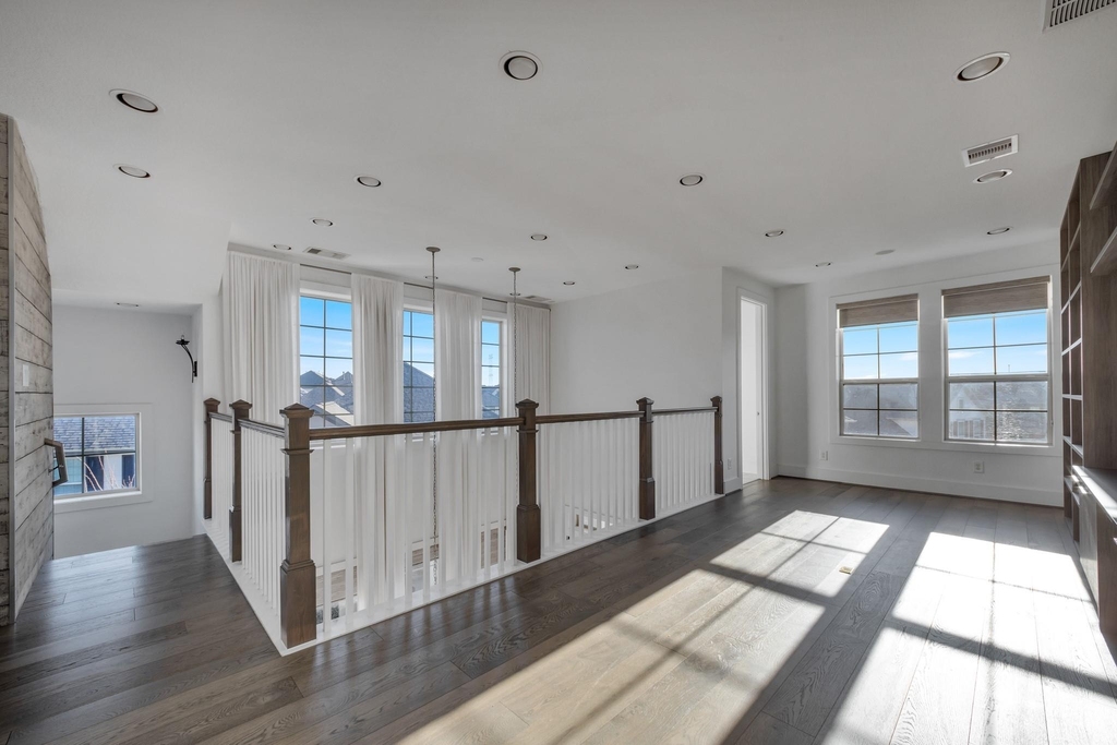 9623 Towne Lake Parkway - Photo 14