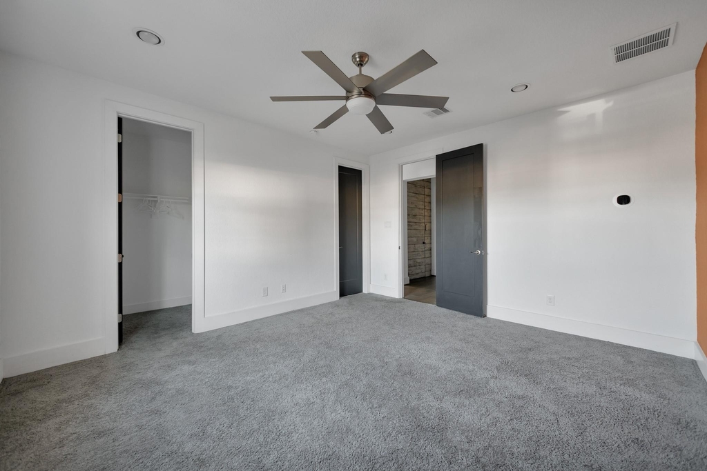 9623 Towne Lake Parkway - Photo 2