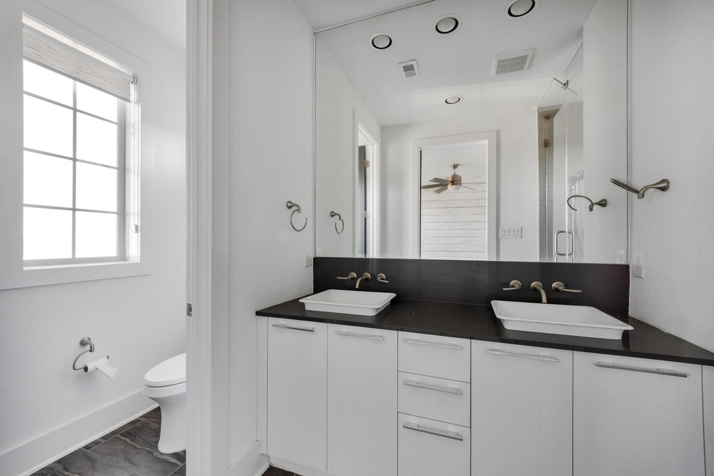 9623 Towne Lake Parkway - Photo 18
