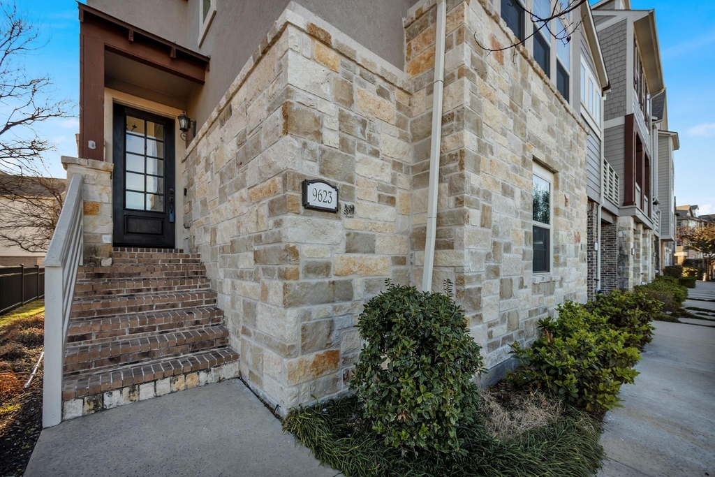 9623 Towne Lake Parkway - Photo 1