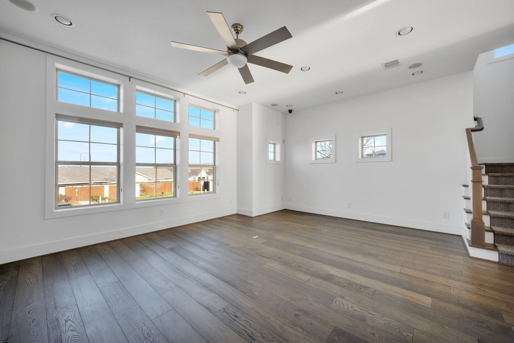 9623 Towne Lake Parkway - Photo 10