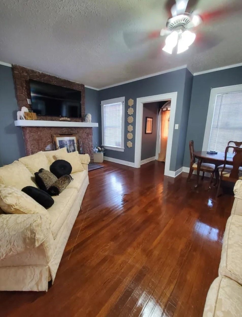 2322 Oakdale Street - Photo 3