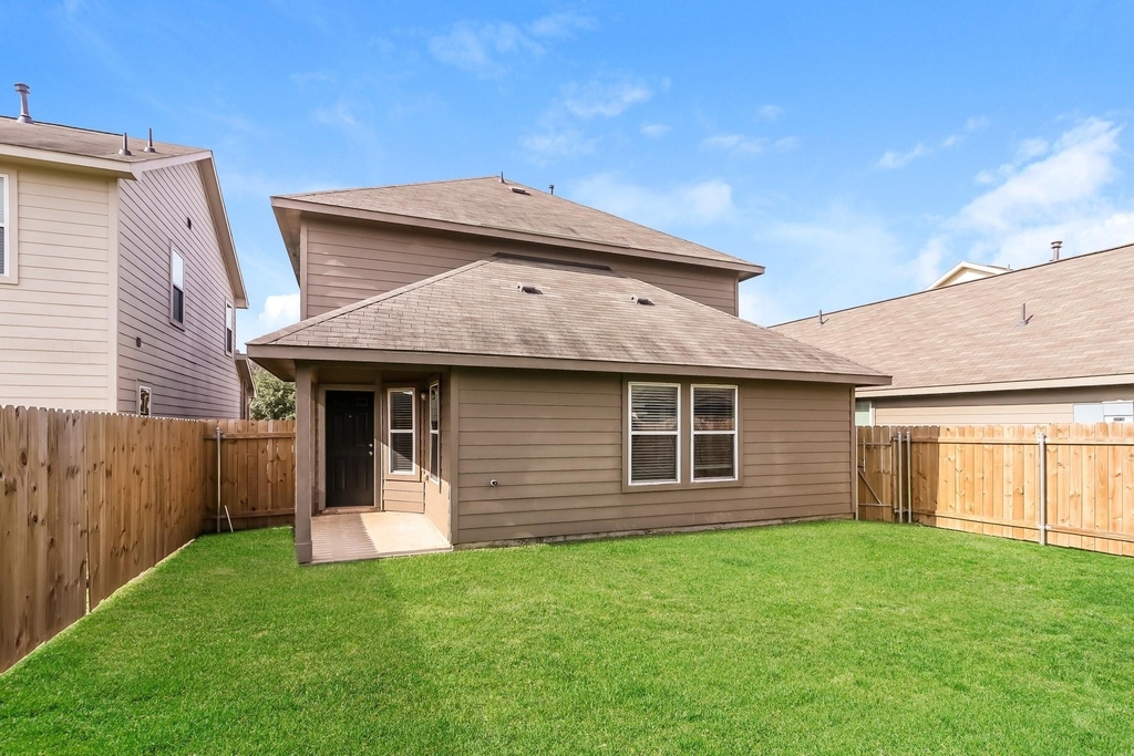 19006 Treviso Terrace - Photo 2