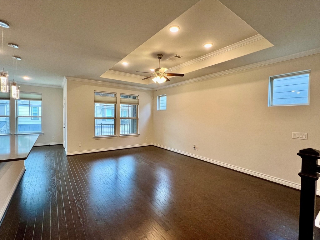 10916 Cannes Memorial Drive - Photo 3