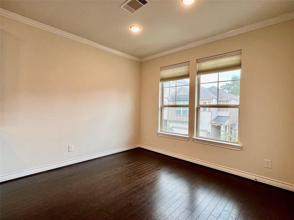 10916 Cannes Memorial Drive - Photo 8
