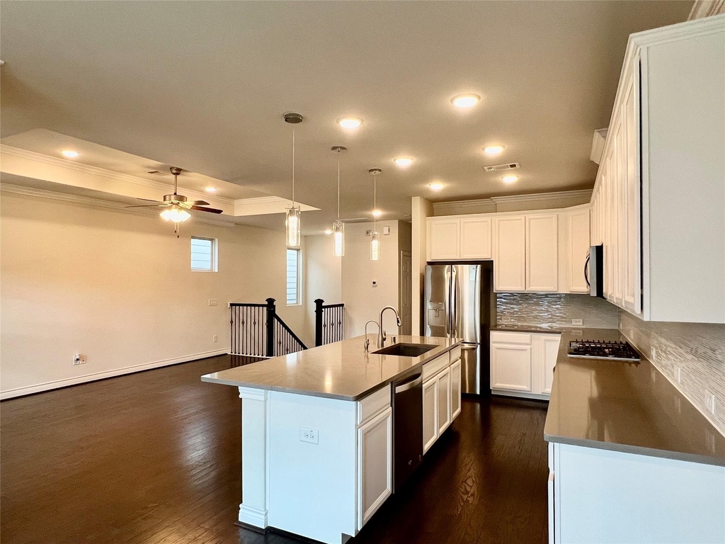 10916 Cannes Memorial Drive - Photo 10