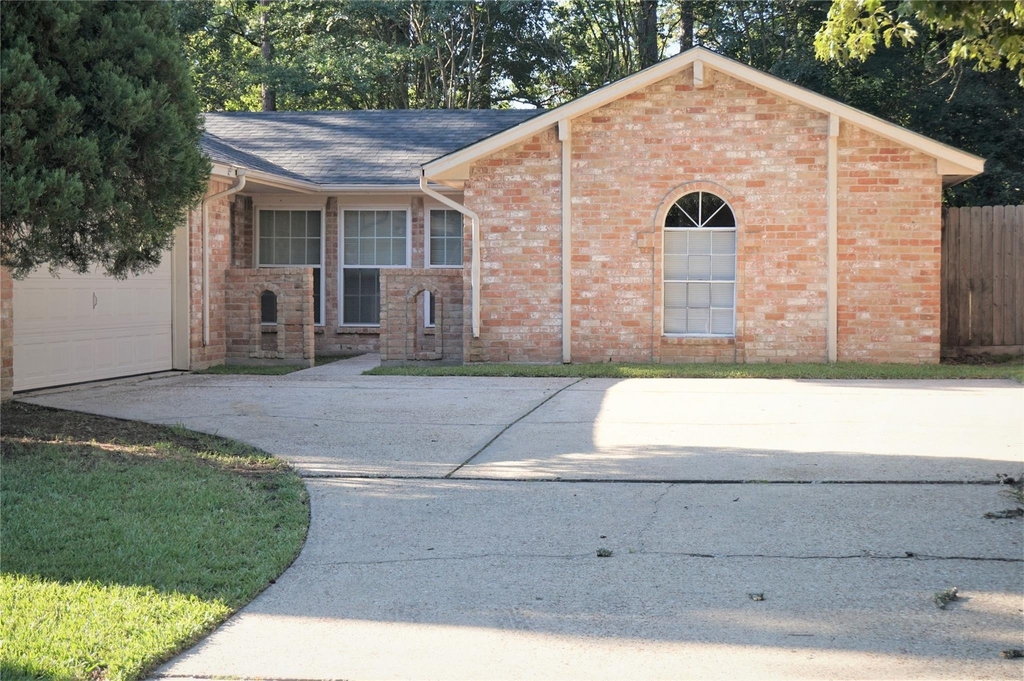 2727 Tinechester Drive - Photo 0