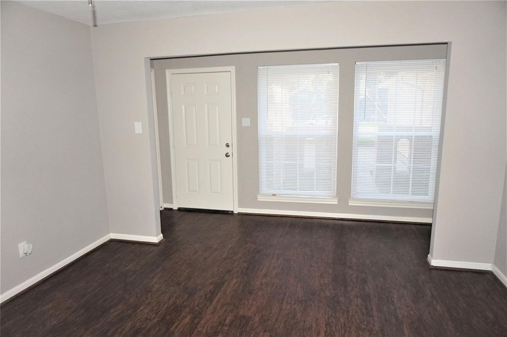 2727 Tinechester Drive - Photo 4