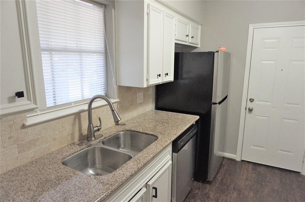 2727 Tinechester Drive - Photo 13