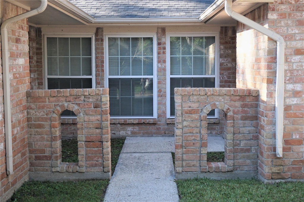 2727 Tinechester Drive - Photo 3