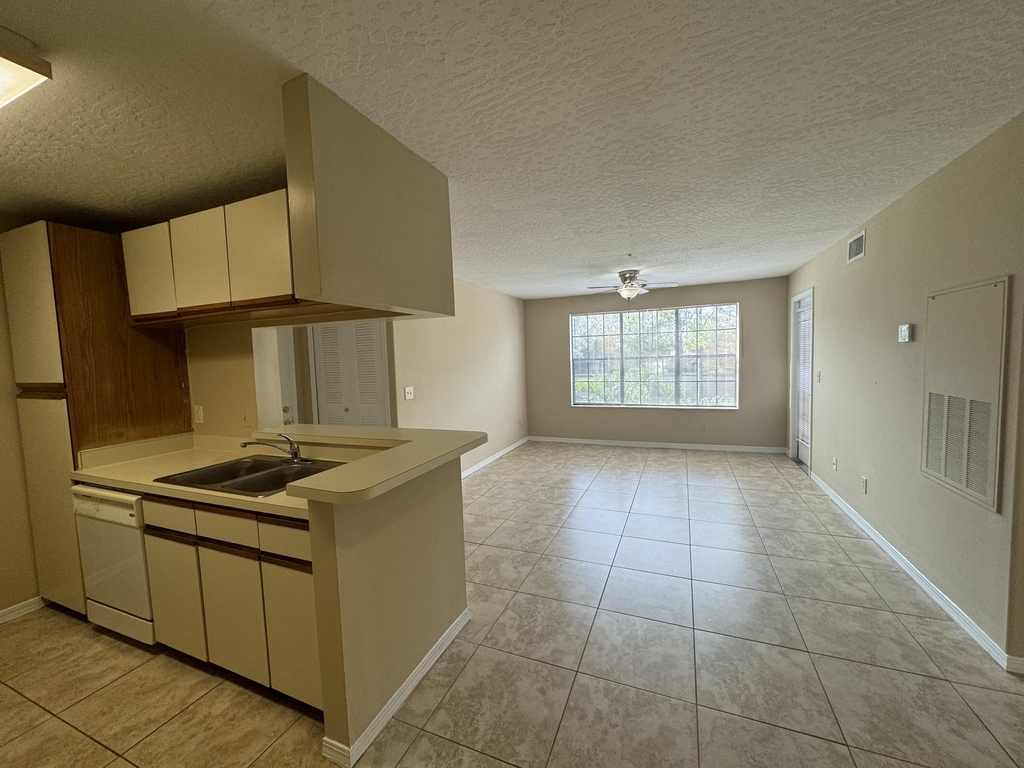 7667 N Wickham Road - Photo 4