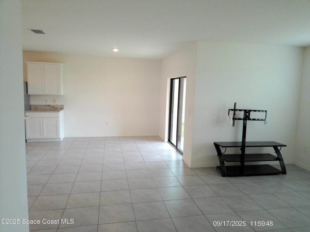 2073 Farmhouse Road Se - Photo 7