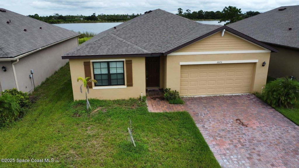 2073 Farmhouse Road Se - Photo 0