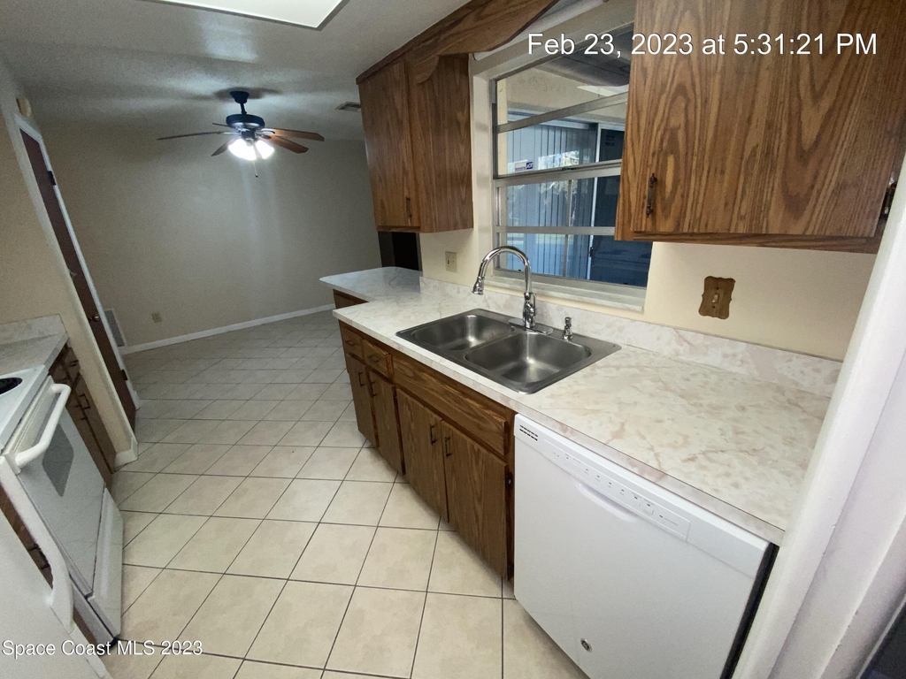 304 Darrow Avenue - Photo 4
