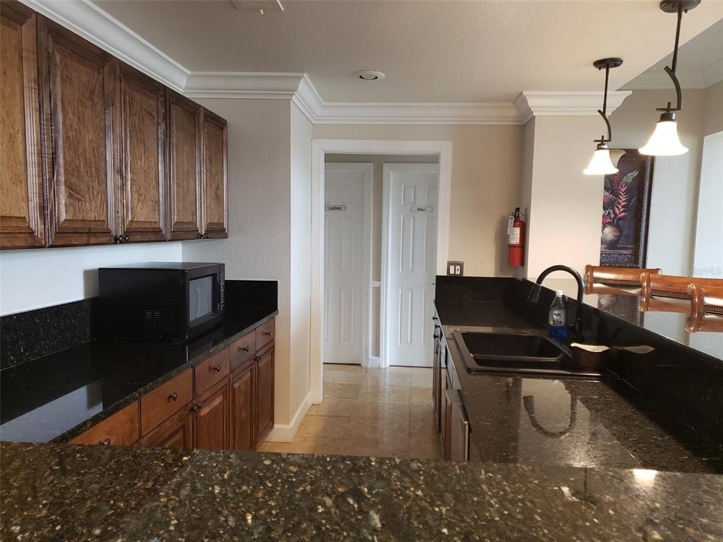 11582 Westwood Boulevard - Photo 31