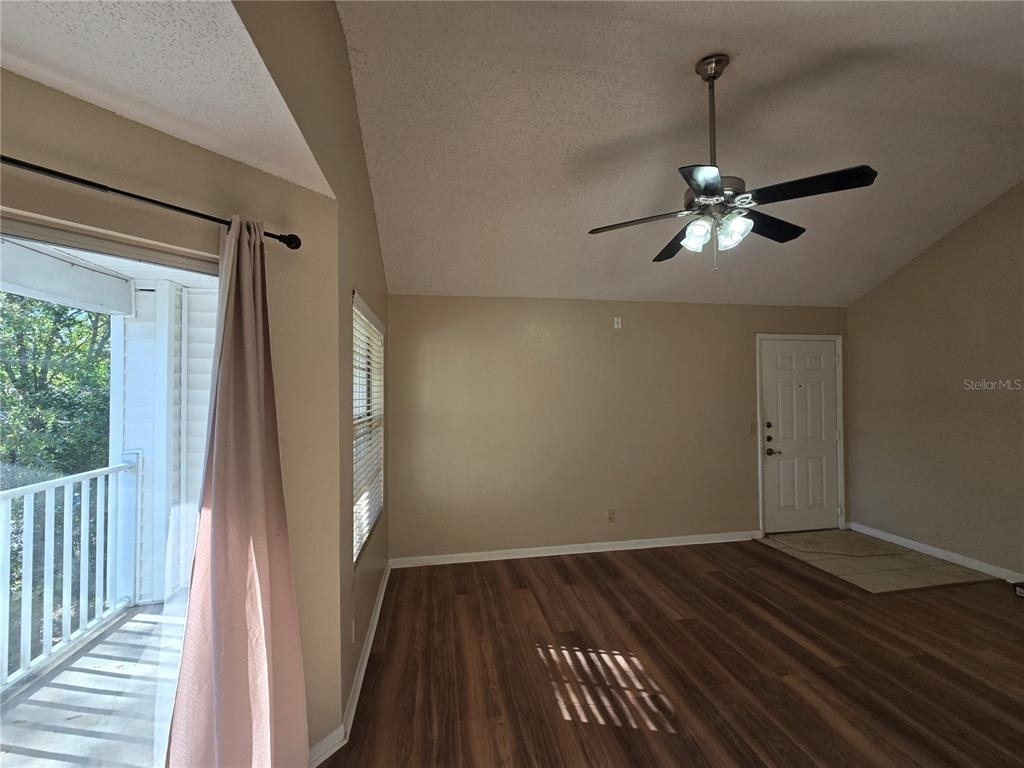 11582 Westwood Boulevard - Photo 4