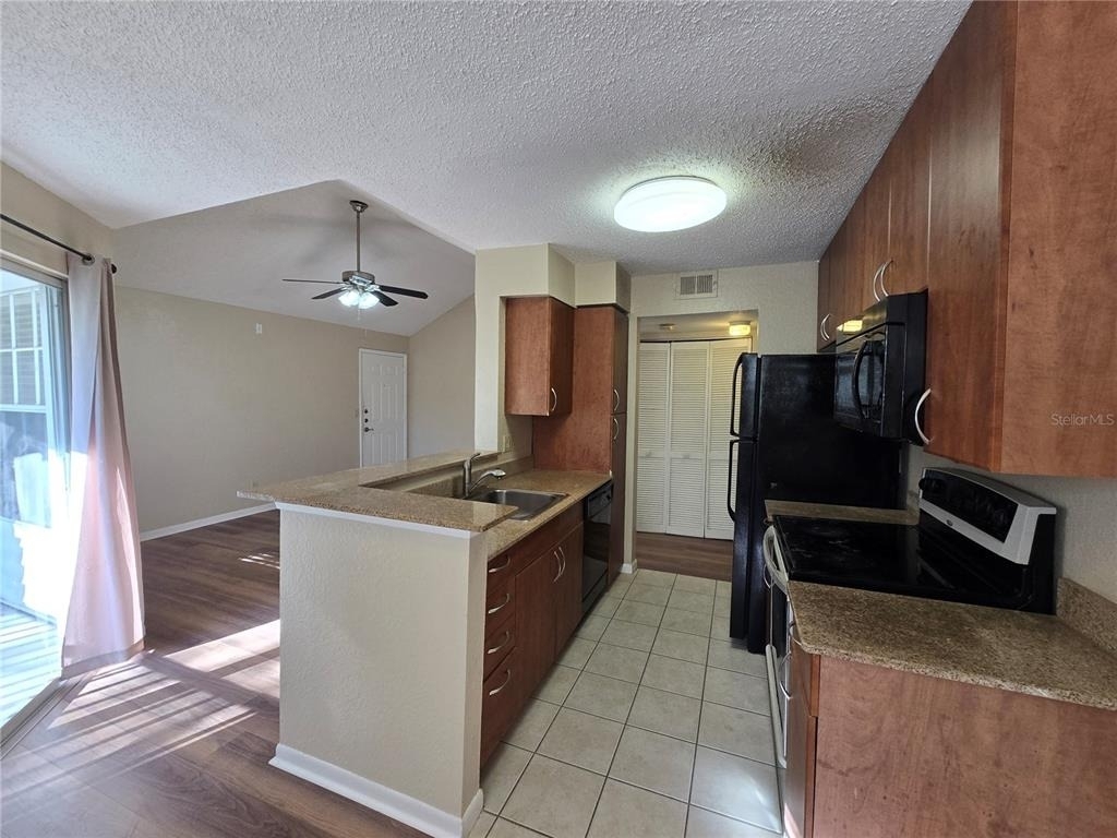 11582 Westwood Boulevard - Photo 7