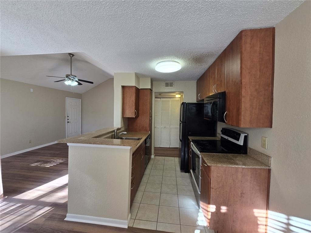 11582 Westwood Boulevard - Photo 6