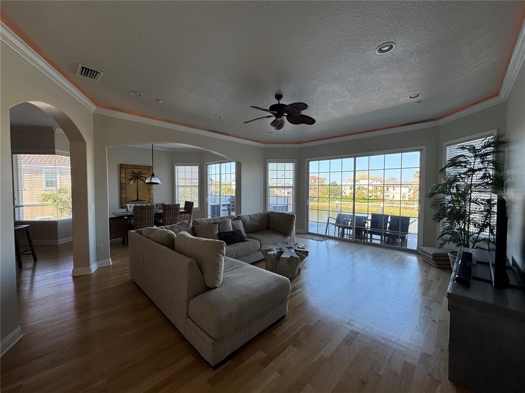 323 Ocean Crest Drive - Photo 3