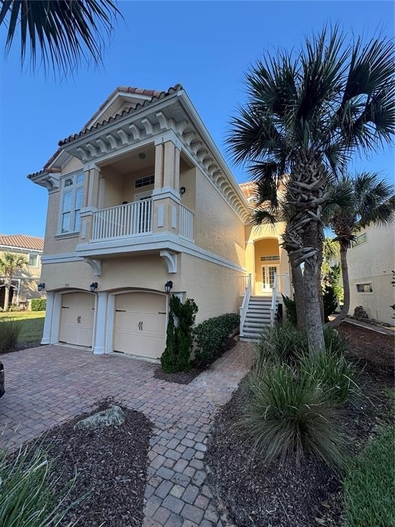 323 Ocean Crest Drive - Photo 0