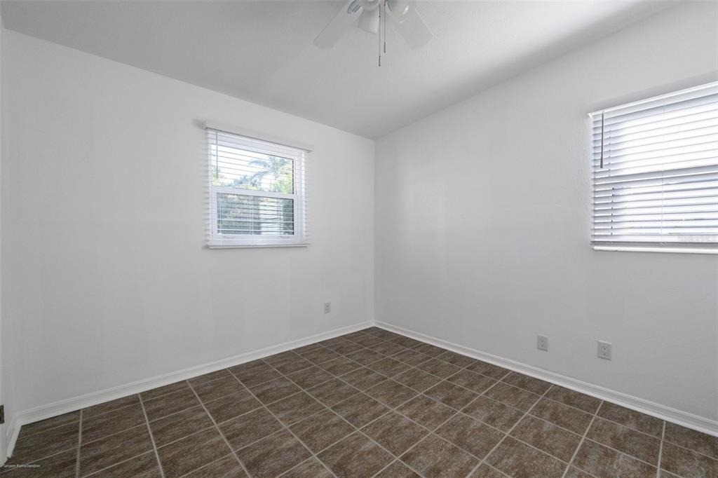 927 W Olympia Avenue - Photo 29