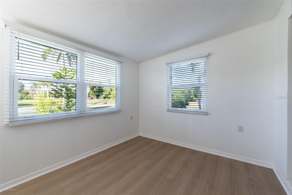 927 W Olympia Avenue - Photo 12