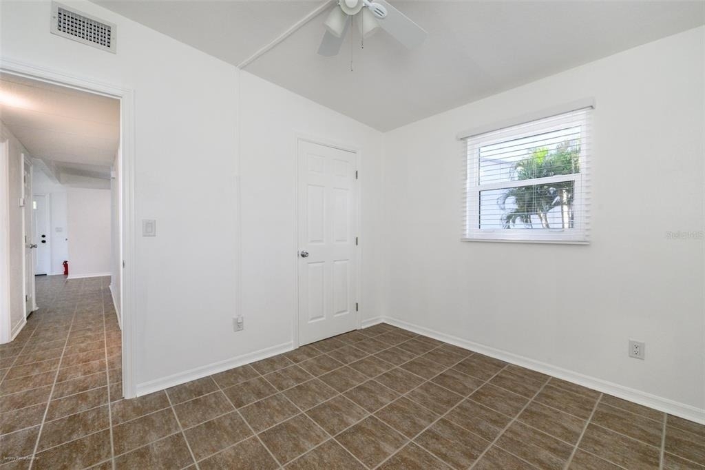 927 W Olympia Avenue - Photo 30